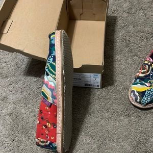 Classic Toms women 7